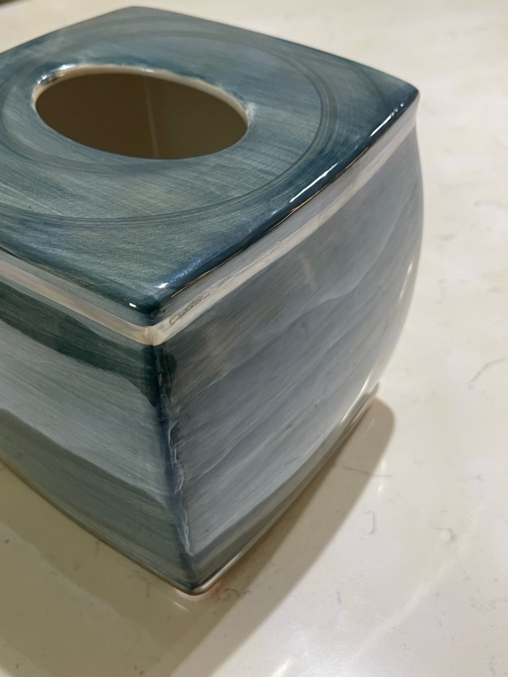 Nicole Miller New York Oasis Ceramic Tissue Box Cover - Like New - Picture 5 of 9